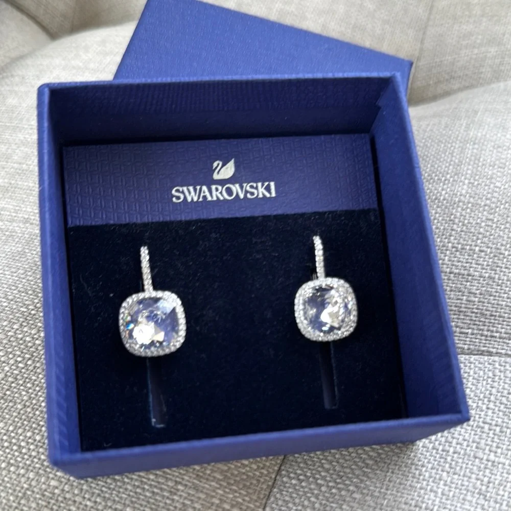 New Swarovski Silver Crystal Rhinestone Earrings - Picture 2 of 5